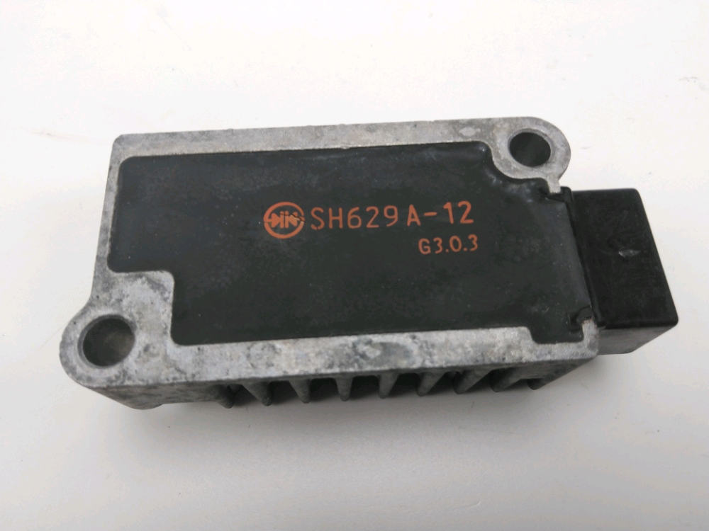 REGULATEUR DE TENSION