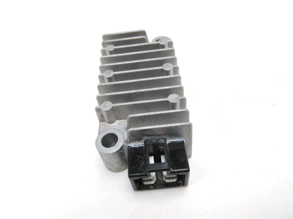 REGULATEUR DE TENSION