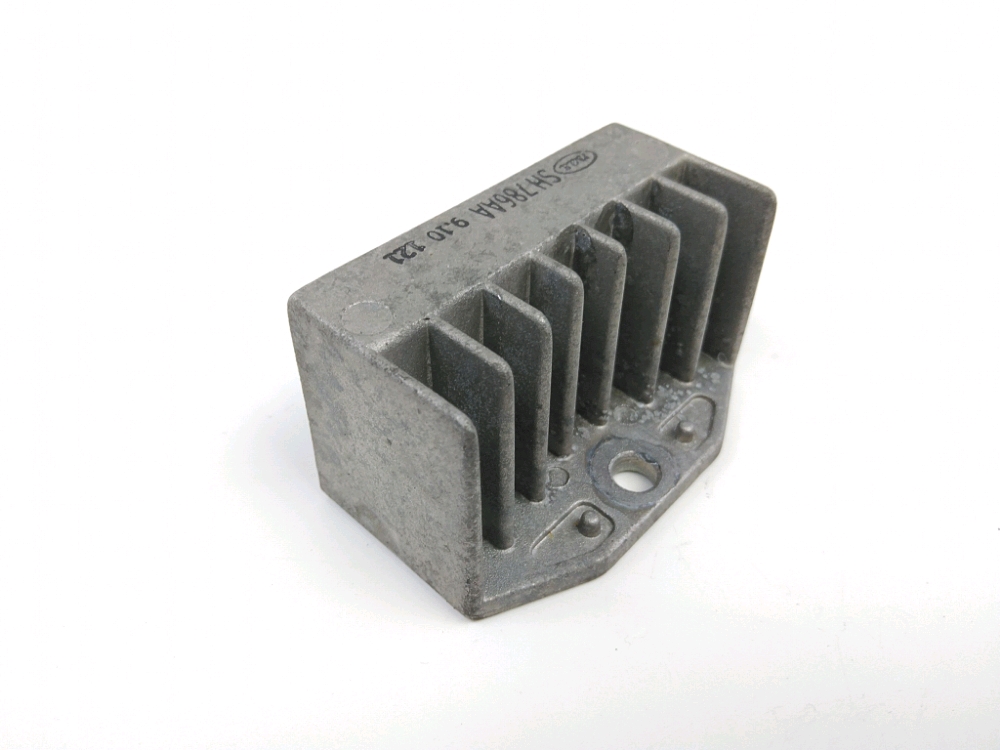 REGULATEUR DE TENSION