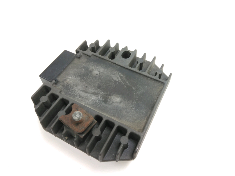 REGULATEUR DE TENSION