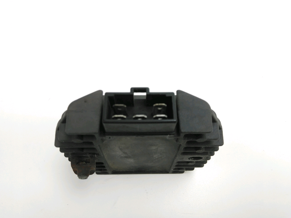 REGULATEUR DE TENSION