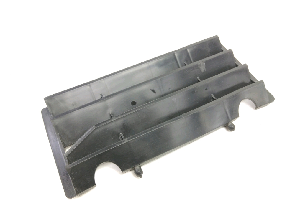 GRILLE DE RADIATEUR