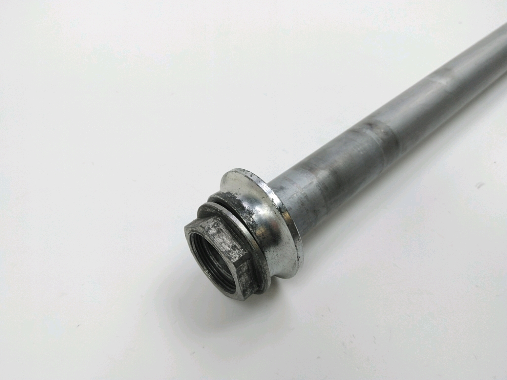 AXE DE ROUE ARRIERE