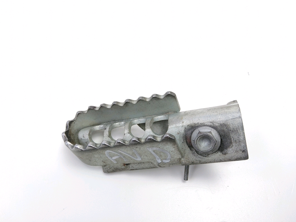 Repose pieds avant droit