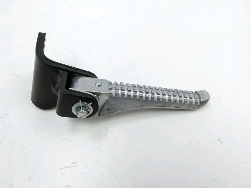 Repose pieds arriere droit