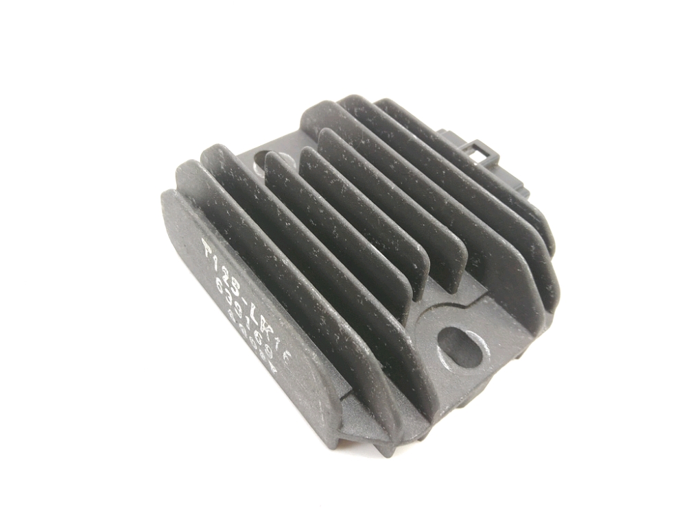 REGULATEUR DE TENSION