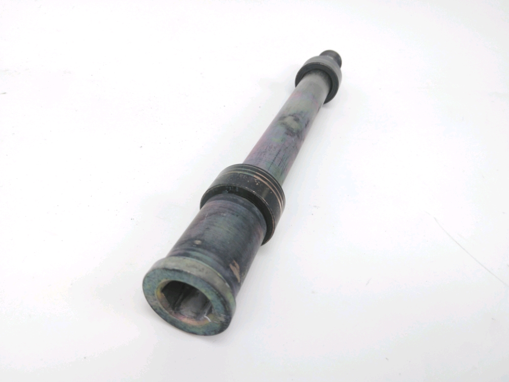 AXE DE ROUE AVANT