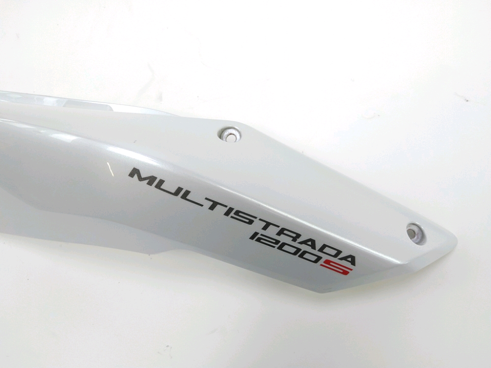 CARENAGE ARRIERE GAUCHE