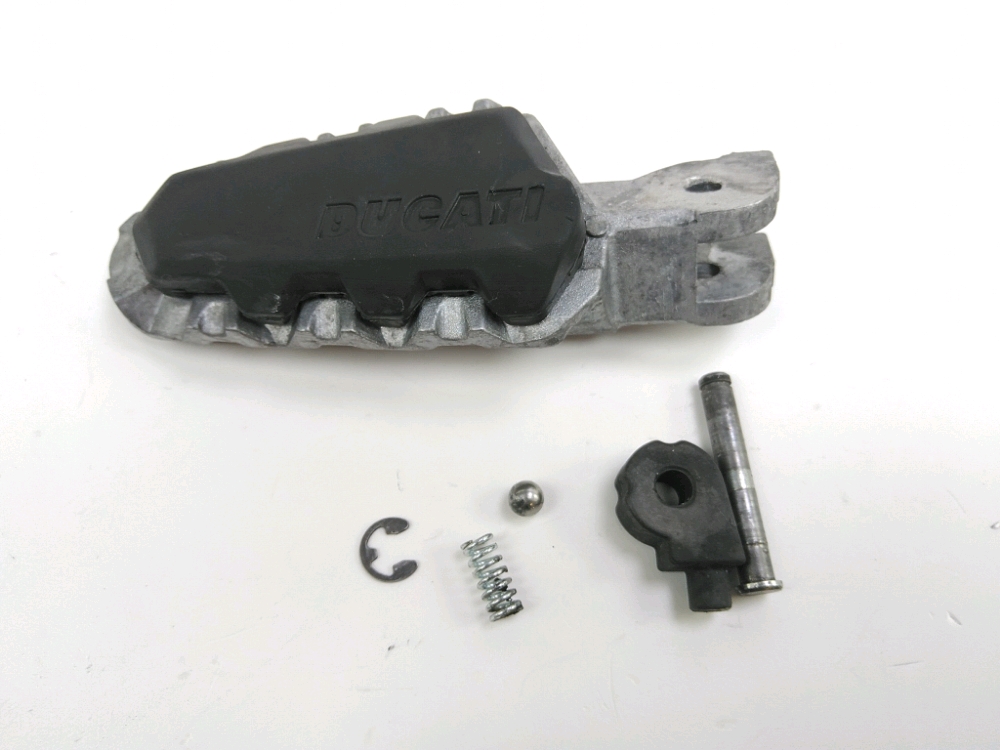 Repose pieds arriere gauche