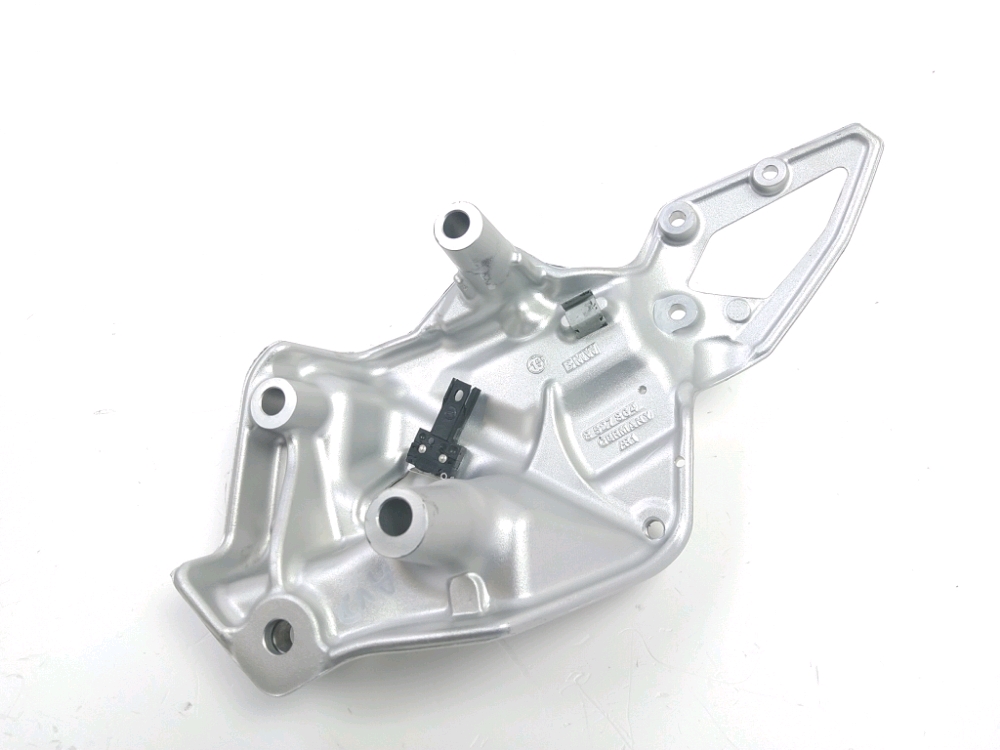 PLATINE AVANT DROITE