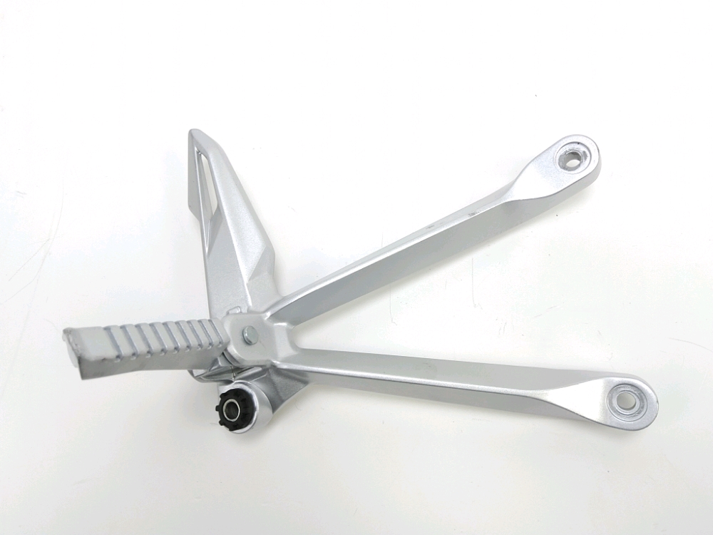 Platine et repose pieds arriere droit