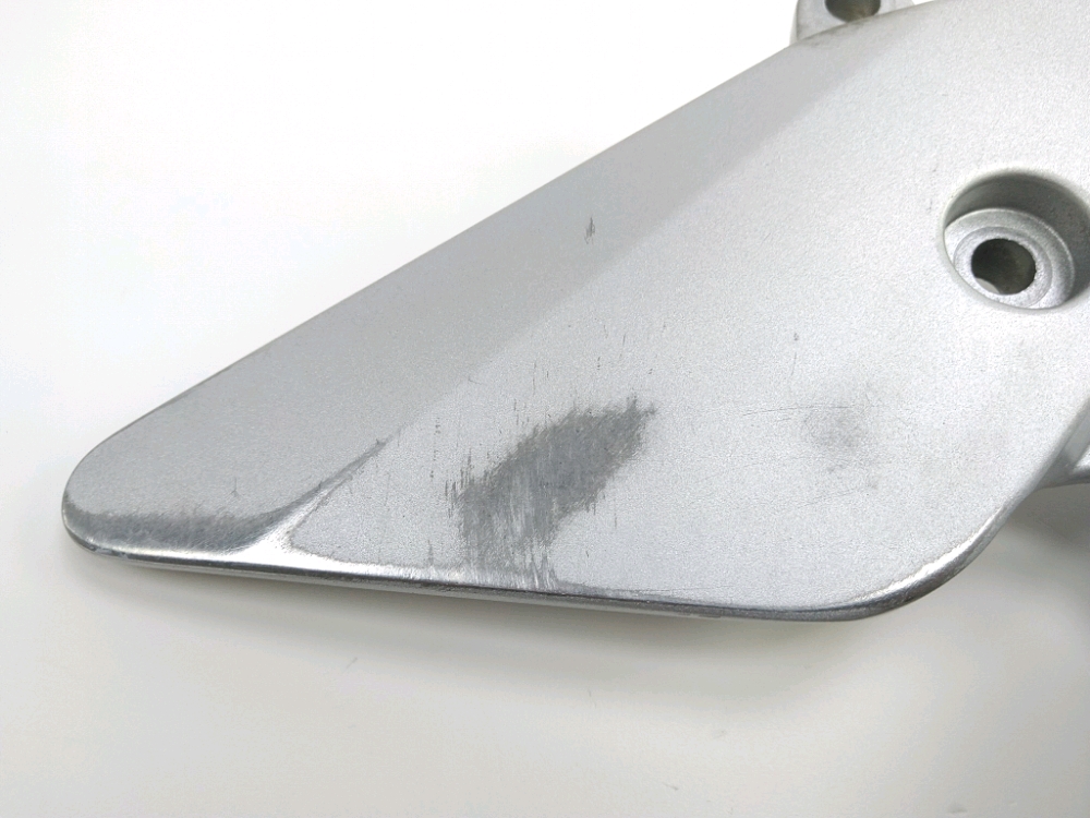 PLATINE AVANT DROITE