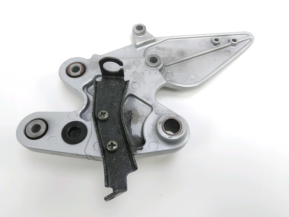 PLATINE AVANT DROITE