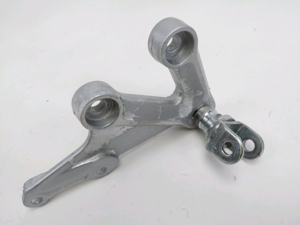 PLATINE AVANT DROITE