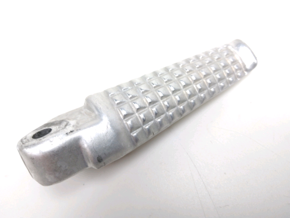 Repose pieds arriere droit