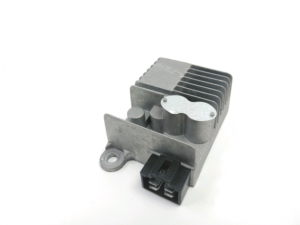 REGULATEUR DE TENSION