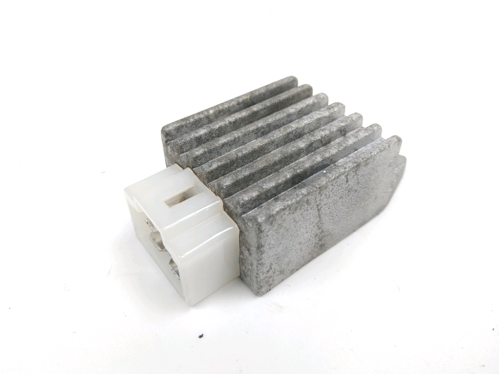REGULATEUR DE TENSION