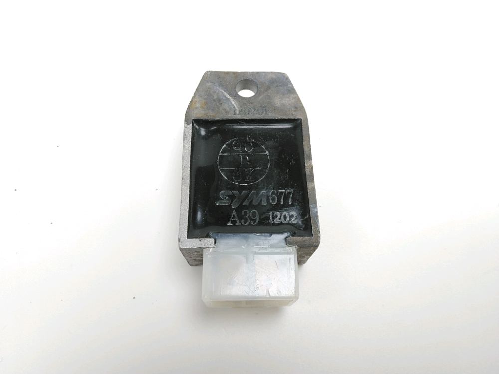 REGULATEUR DE TENSION