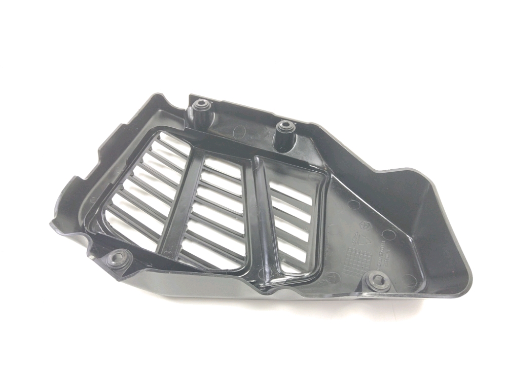 GRILLE DE RADIATEUR