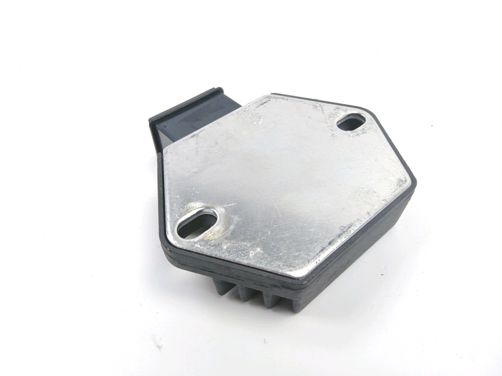 REGULATEUR DE TENSION