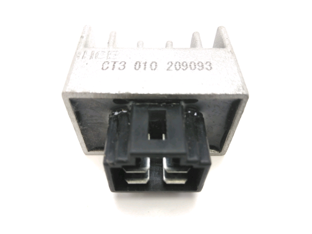 REGULATEUR DE TENSION