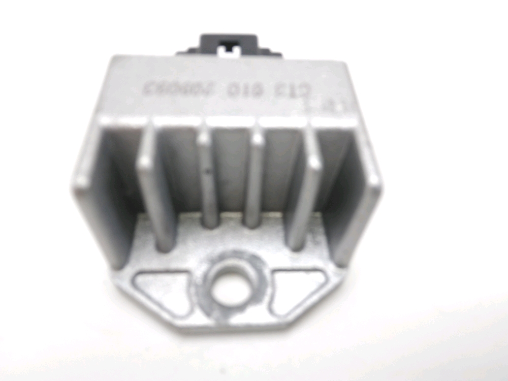REGULATEUR DE TENSION