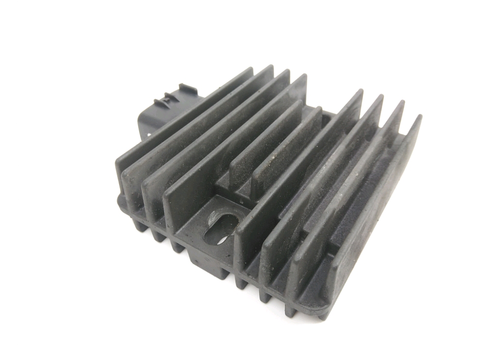 REGULATEUR DE TENSION