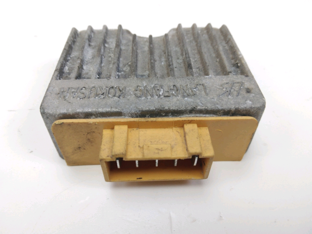 REGULATEUR DE TENSION