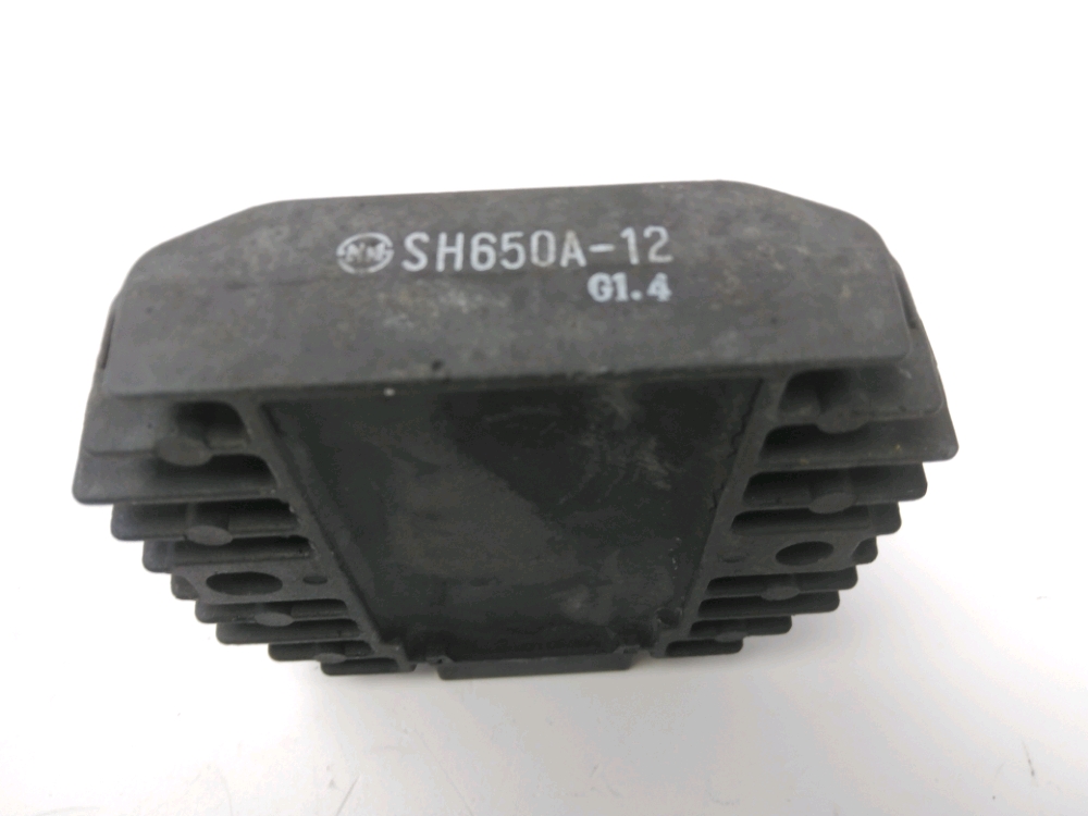 REGULATEUR DE TENSION