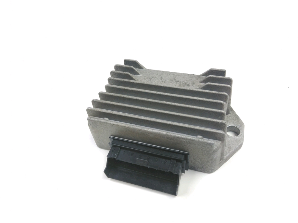 REGULATEUR DE TENSION