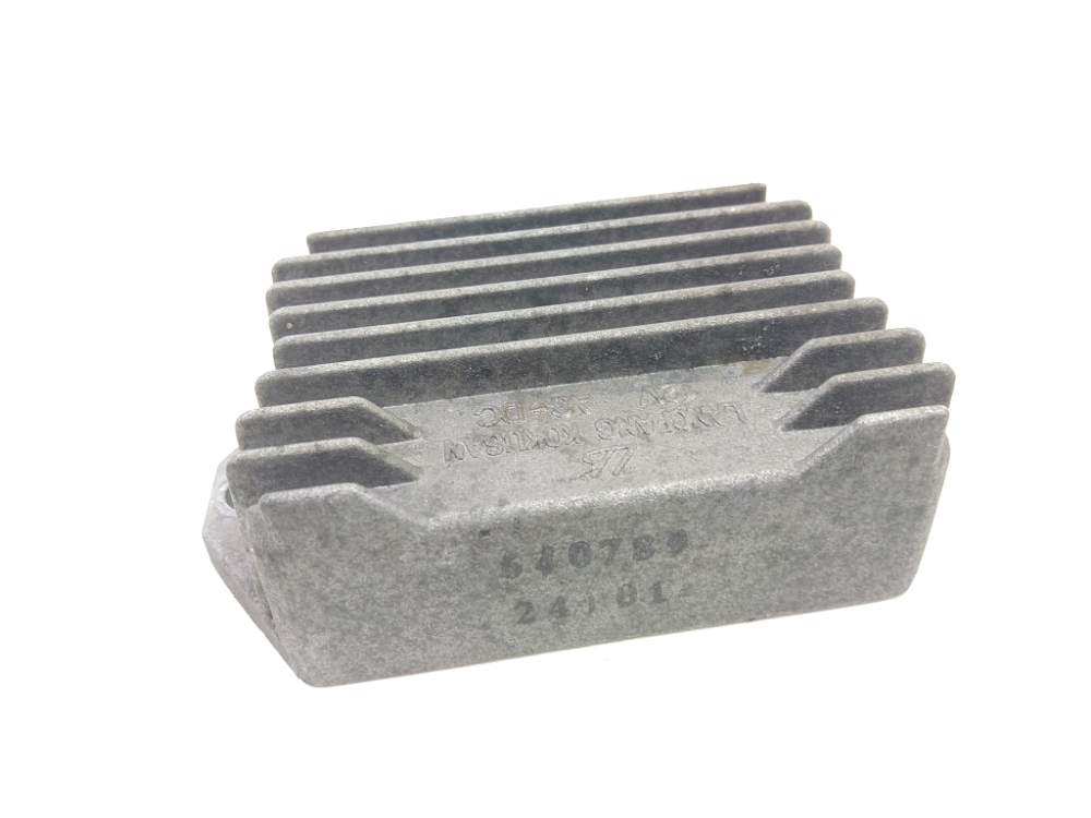 REGULATEUR DE TENSION