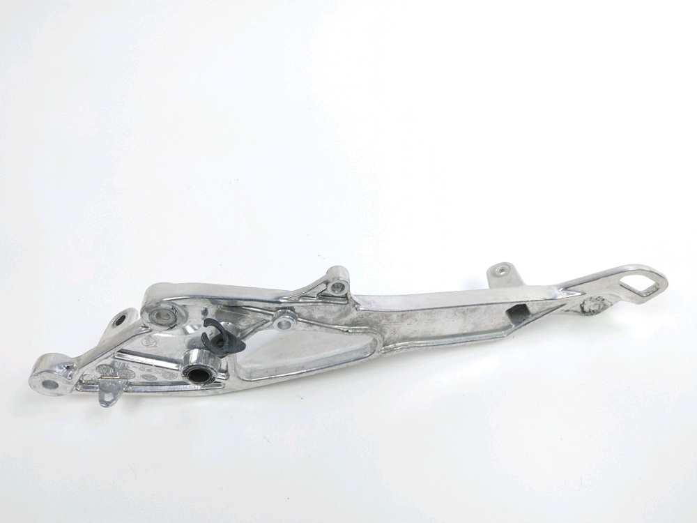 PLATINE AVANT DROITE