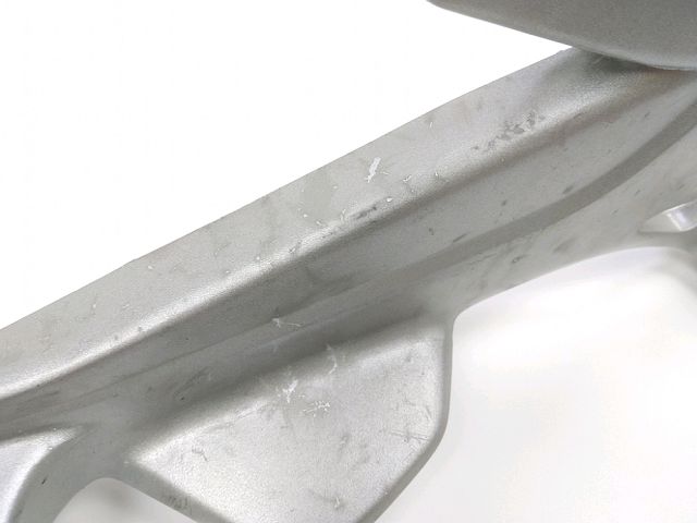 PLATINE AVANT DROITE