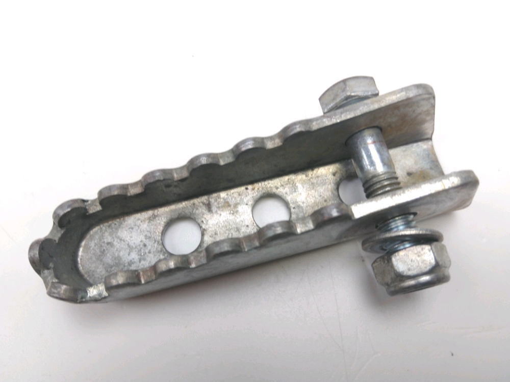 Repose pieds arriere gauche