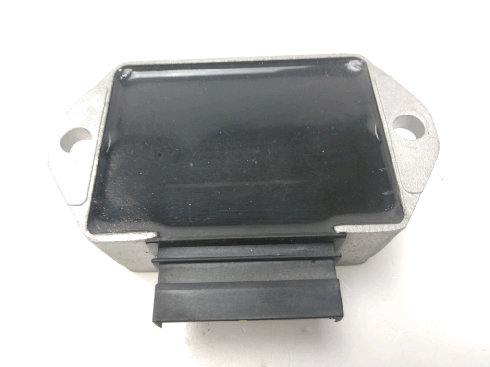 REGULATEUR DE TENSION