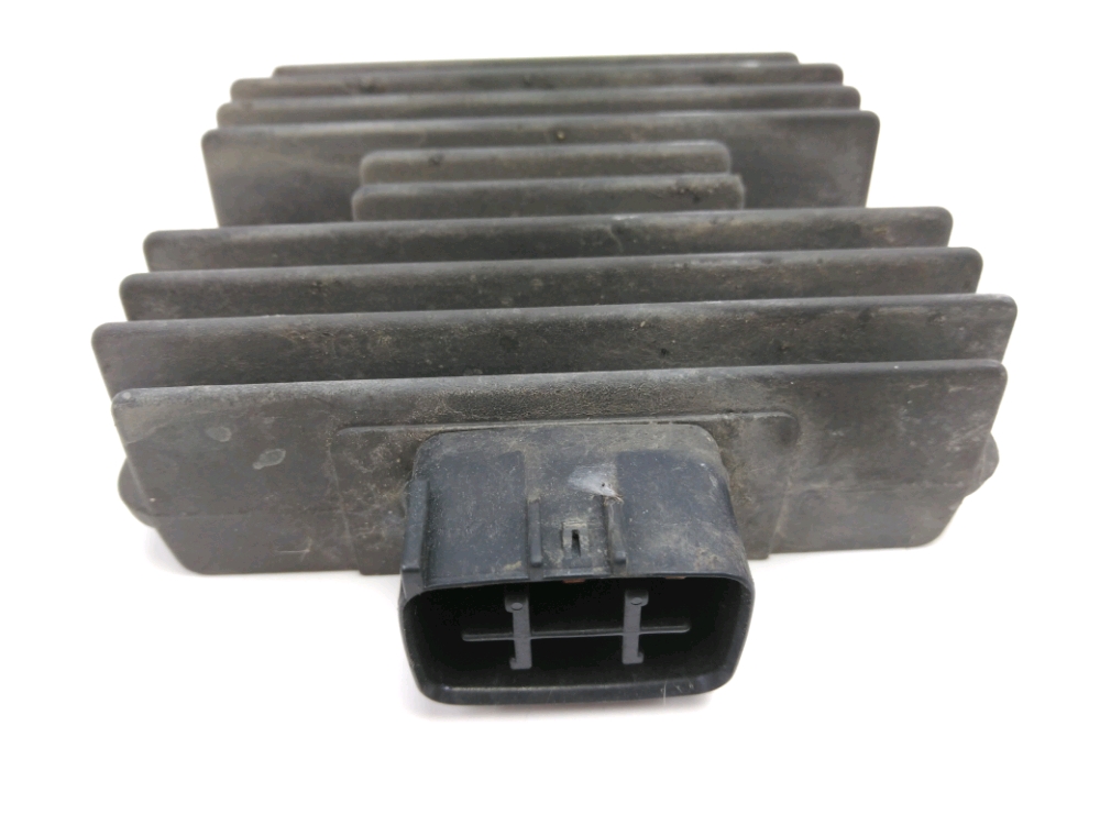 REGULATEUR DE TENSION