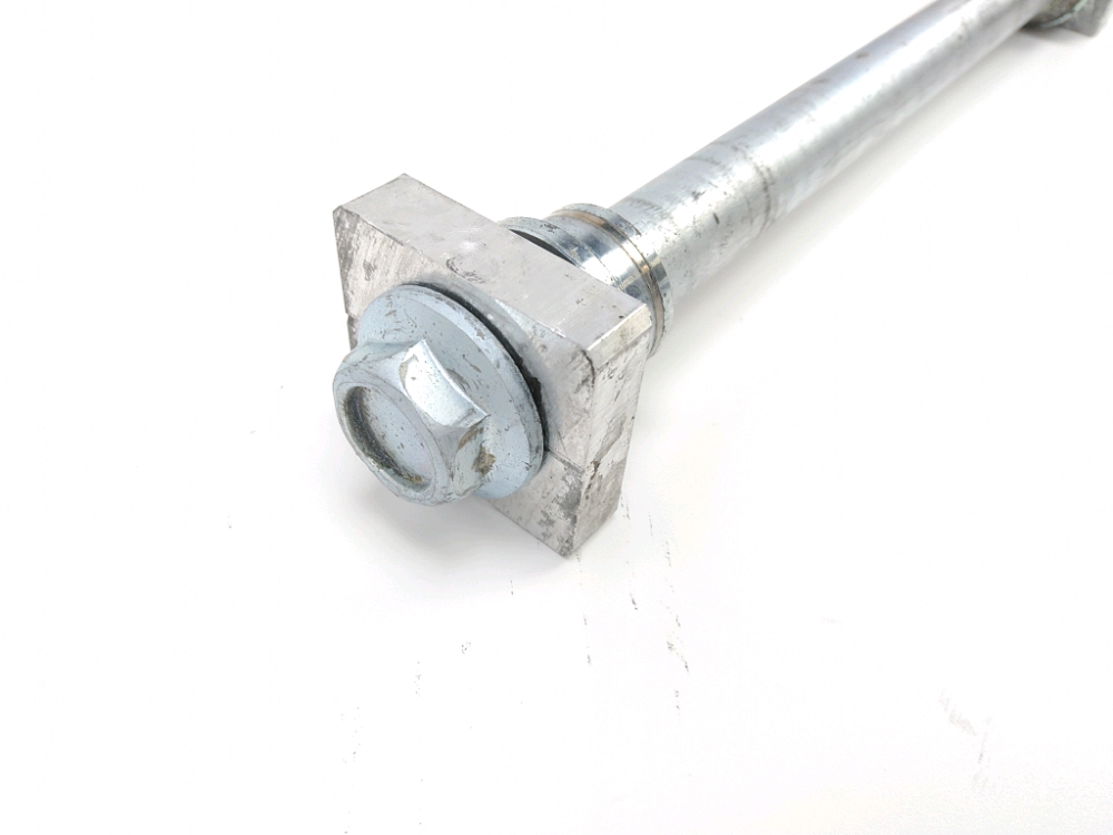 AXE DE ROUE ARRIERE
