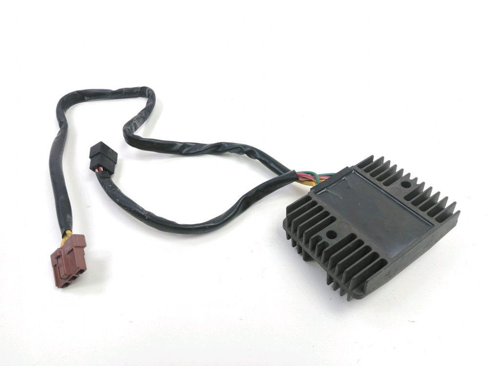 REGULATEUR DE TENSION