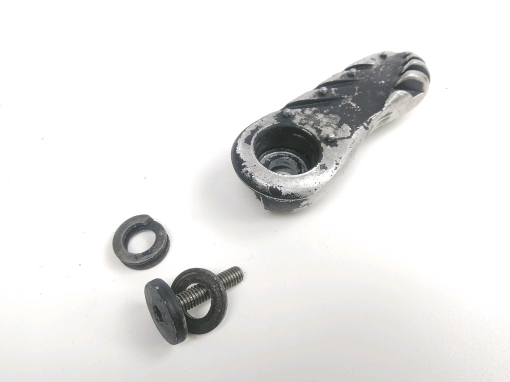 Repose pieds arriere droit