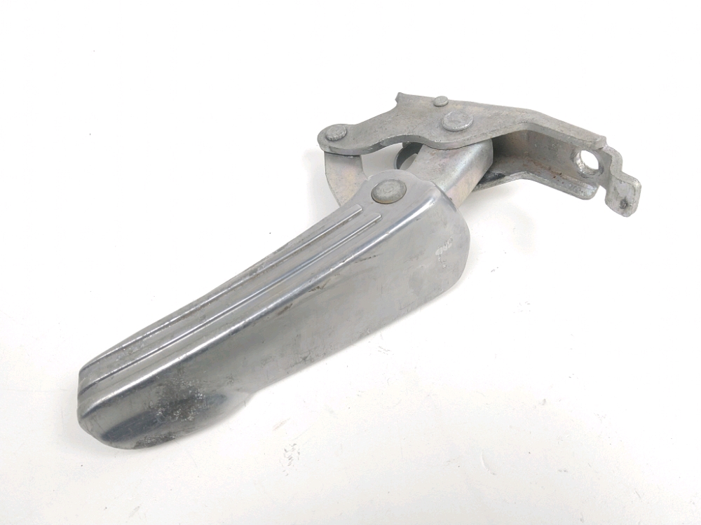 Repose pieds arriere droit