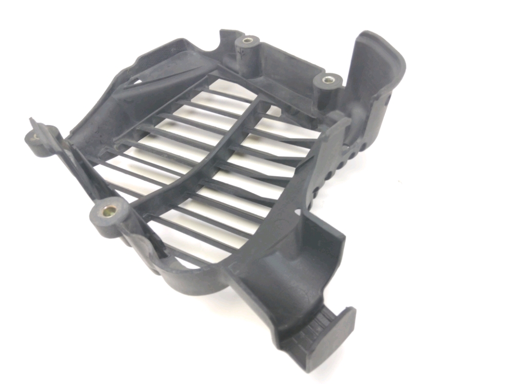 GRILLE DE RADIATEUR