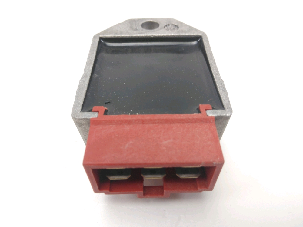 REGULATEUR DE TENSION