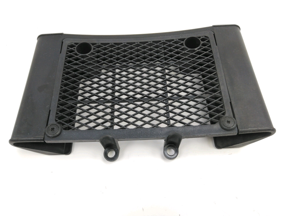 GRILLE DE RADIATEUR