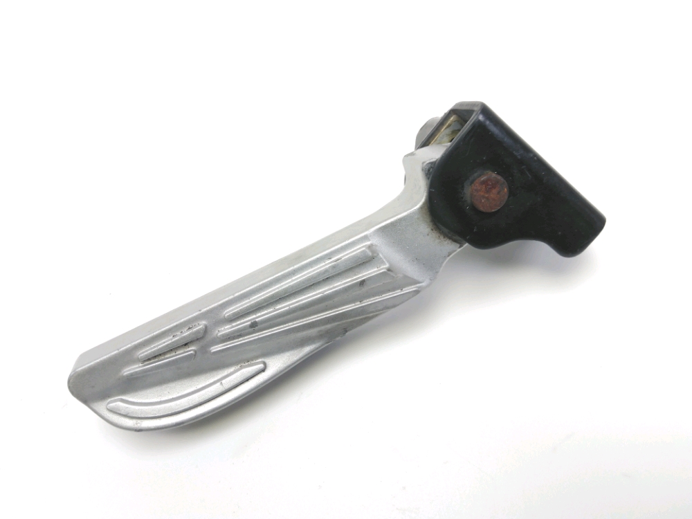 Repose pieds arriere droit