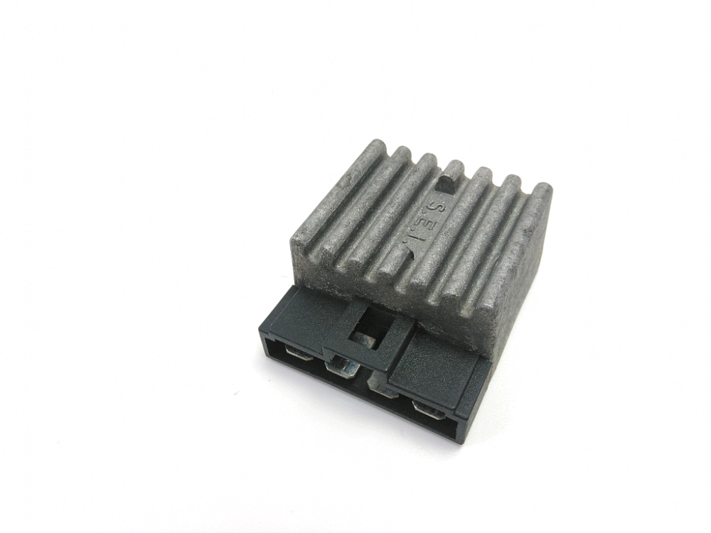 REGULATEUR DE TENSION