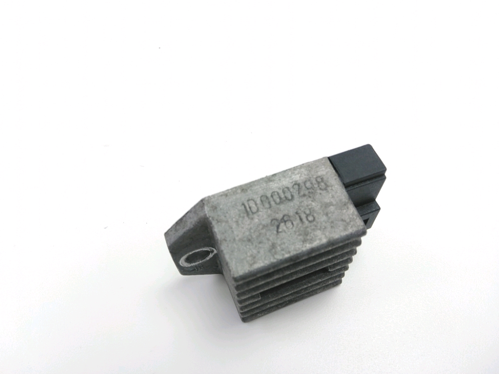 REGULATEUR DE TENSION