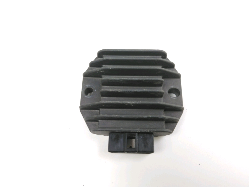 REGULATEUR DE TENSION