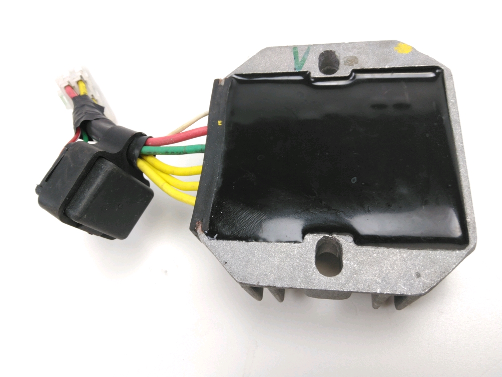 REGULATEUR DE TENSION