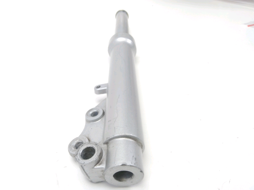 Tube de fourche gauche
