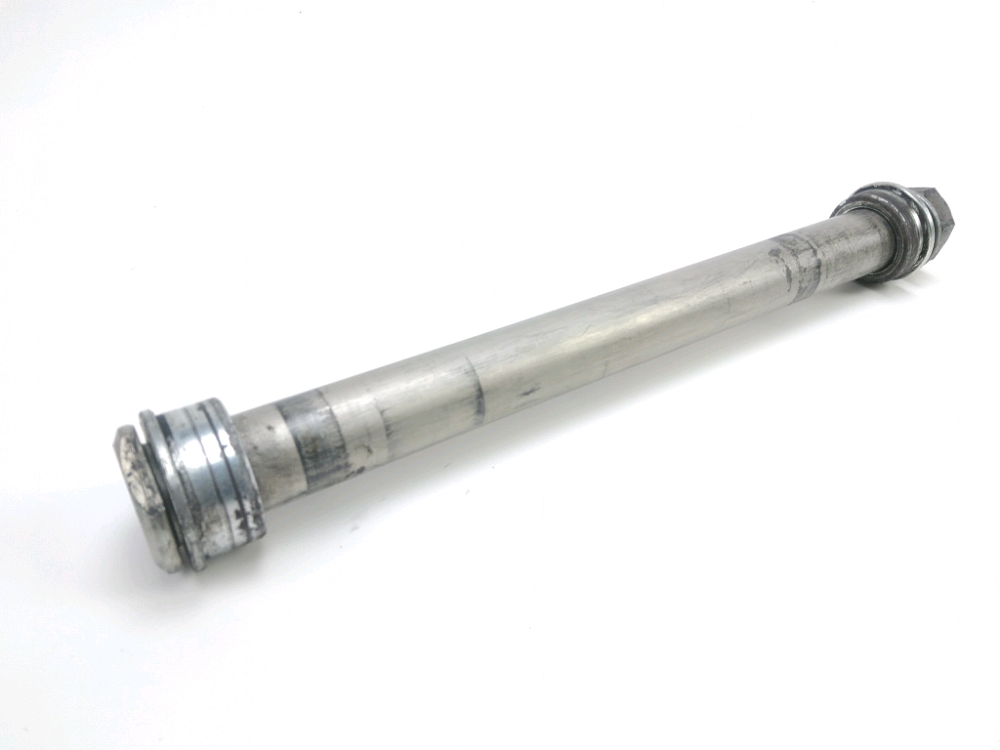 AXE DE ROUE ARRIERE